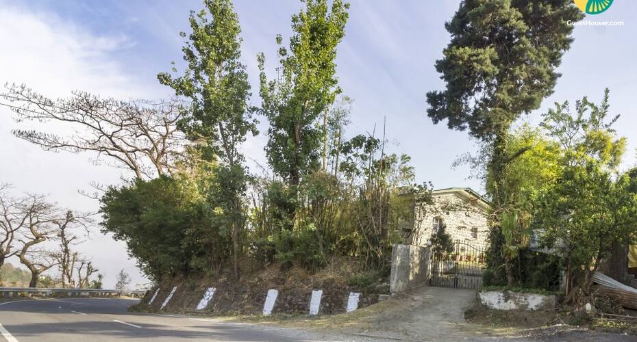Private cottage room for 3, Nainital 4