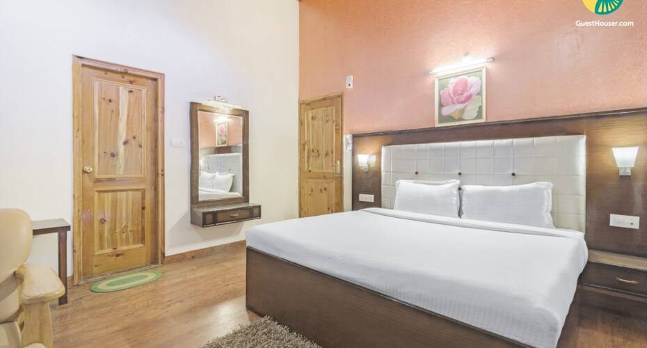 Tastefully done abode for those on a relaxing getaway, Manali 3
