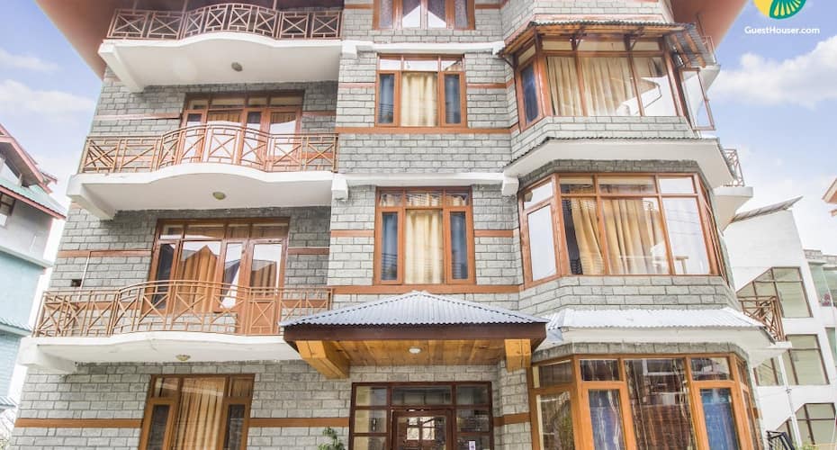 Well-furnished boutique accommodation, near Mall Road, Manali 1