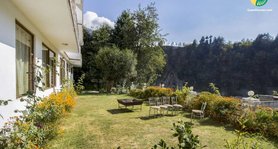 Elegant one-bedroom accommodation, close to Mall Road, Manali 2