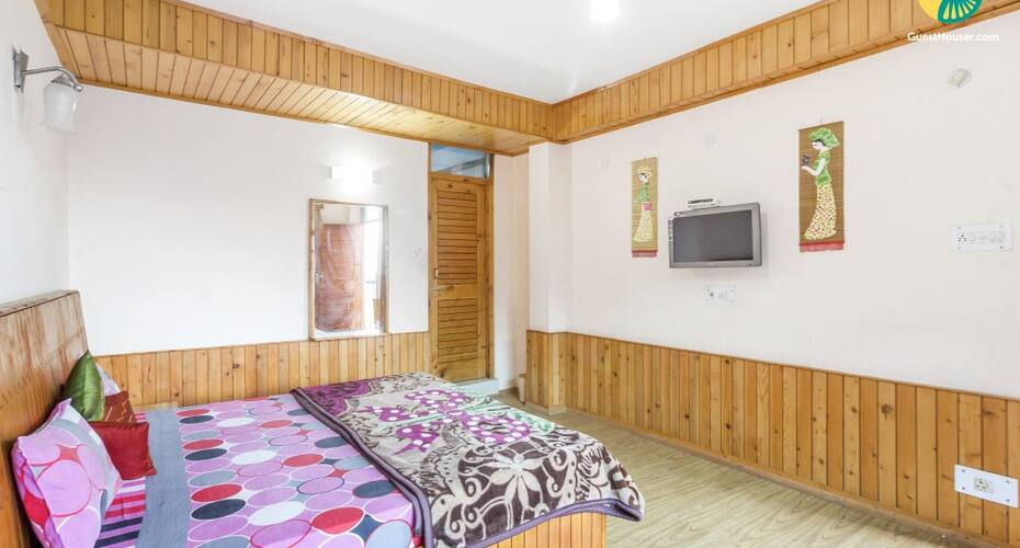 Restful abode for a romantic getaway, close to Beas River, Manali 3