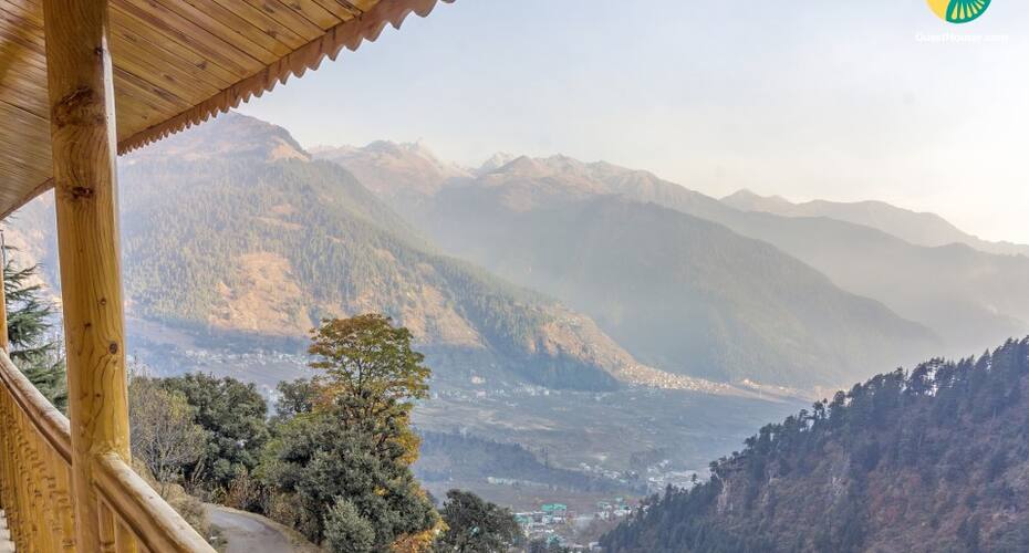 Restful abode for a romantic getaway, close to Beas River, Manali 4
