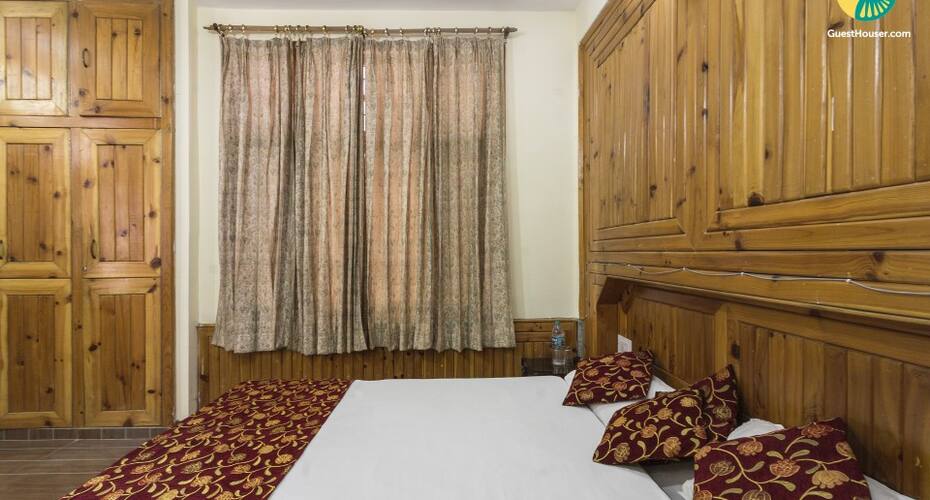 Cottage room for 3 with bonfire facility, Manali 3
