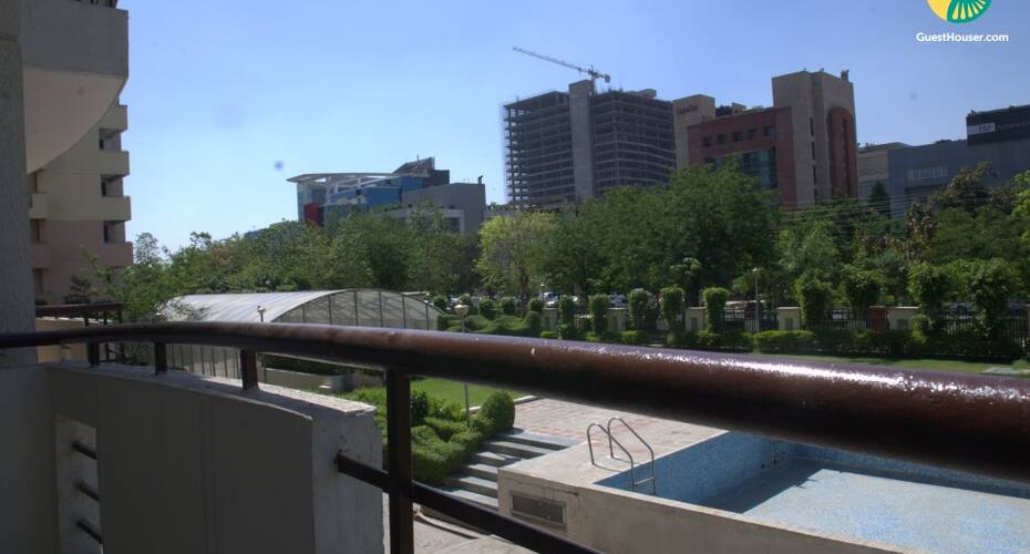 Private room in an apartment for 3, Gurgaon 2