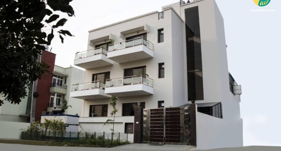 9-BR B&B for group stay, Gurgaon 1