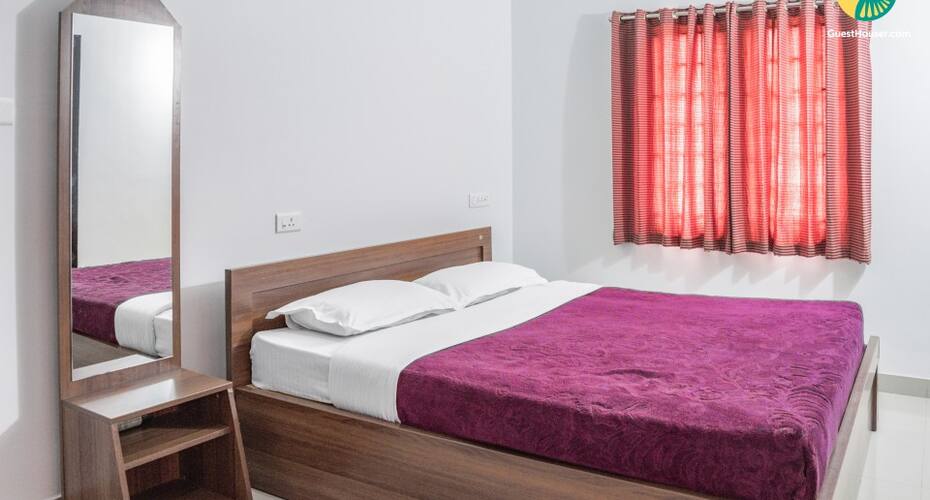 Room for 3 in a shared home, Ooty 2