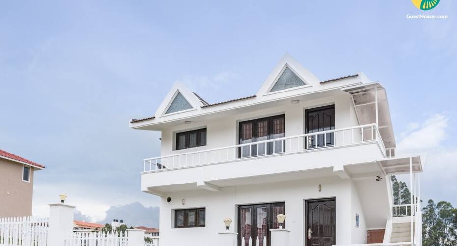 Room for 3 in a shared home, Ooty 4