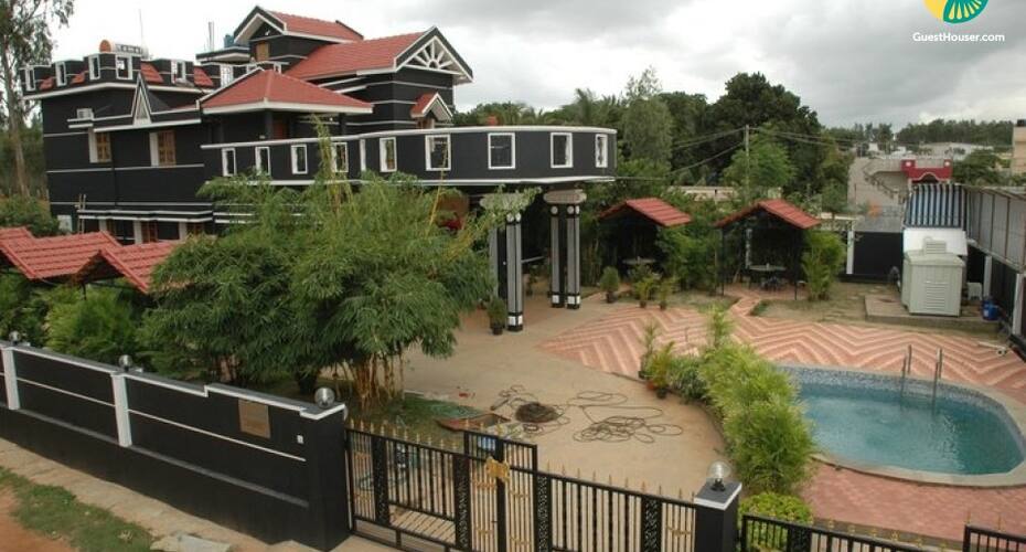 5-BR homestay with shared pool, Bangalore 1