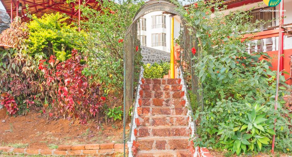 5-BR bungalow for 12, Mahabaleshwar 4