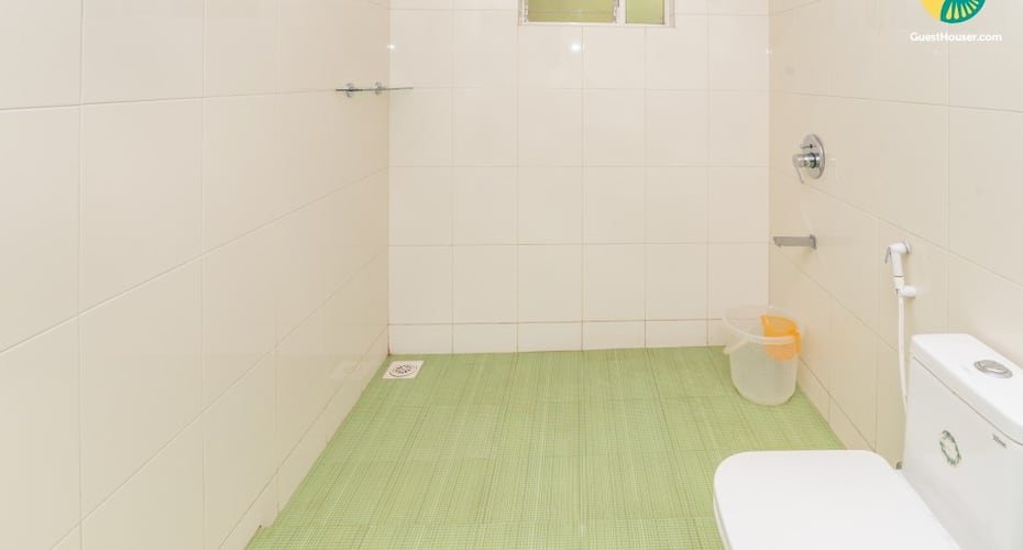 A pet-friendly stay for friends, 1.6 km from Calangute Beach, Goa 2