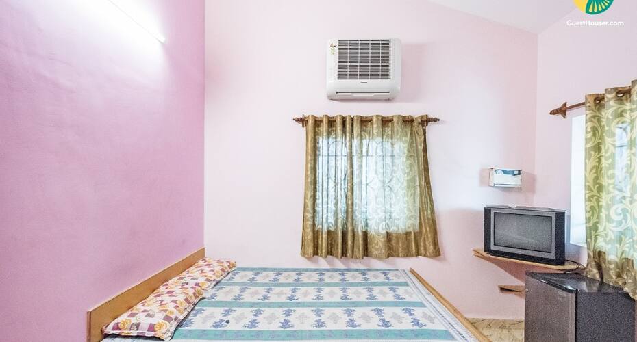 Charming stay for backpackers, 1 km from Anjuna Beach, Goa 4