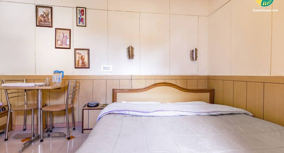 Tastefully done stay for four, 1.5 km from Mall Road, Shimla 2