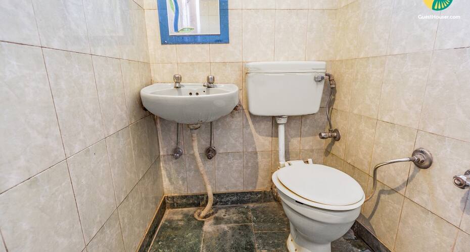 Tastefully done stay for four, 1.5 km from Mall Road, Shimla 3