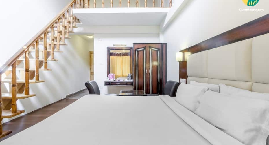 Boutique stay for a family, Manali 3