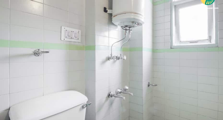 Well-furnished stay for those on a romantic sojourn, Shimla 3