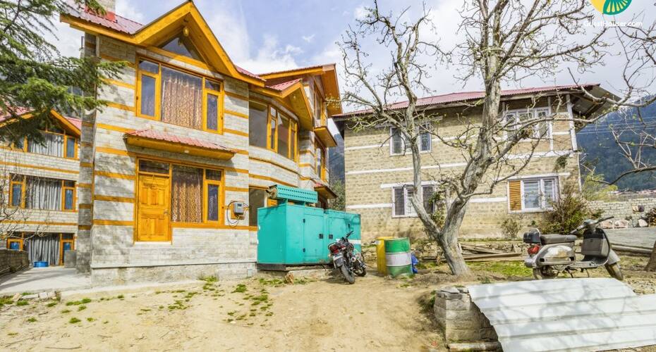 Room for 2 in a shared cottage, Manali 1