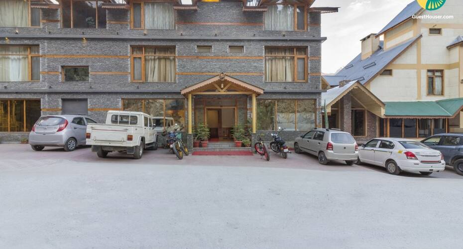 Rejuvenating retreat with a breathtaking view, Manali 2