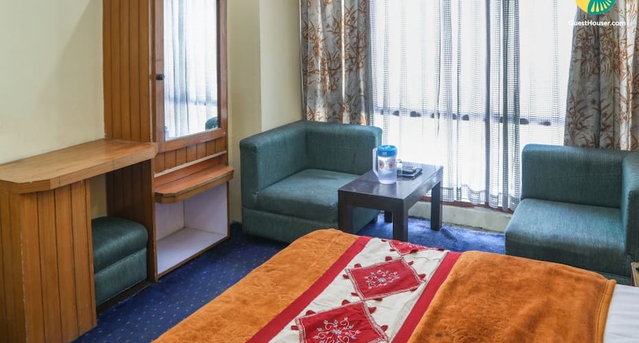 Well-appointed stay in proximity to Mall Road, Manali 4