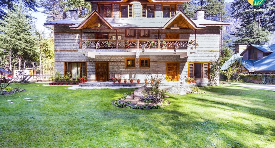 Tastefully done stay with a well-groomed garden, Manali 2