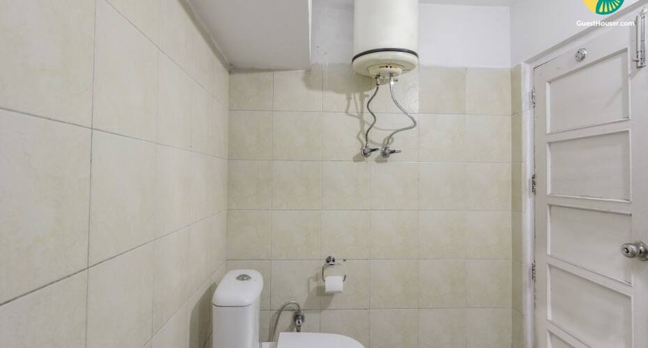 Well-furnished abode for those seeking homely comforts, Shimla 4
