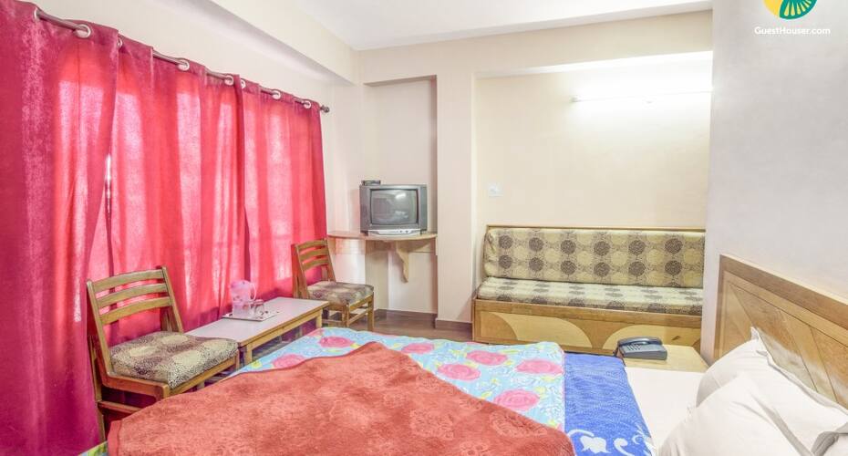 Tastefully done abode, close to Mall Road, Shimla 3