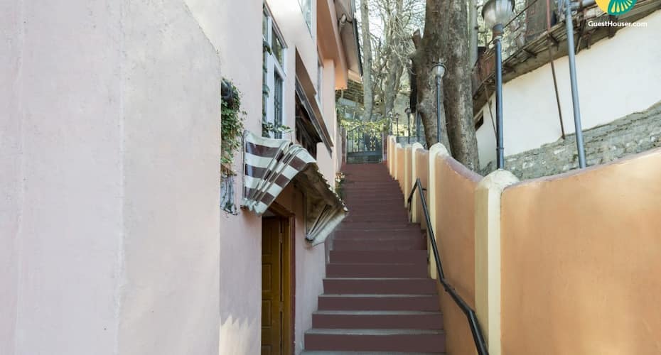 Well-appointed stay, 1.6 km from Mall Road, Shimla 2