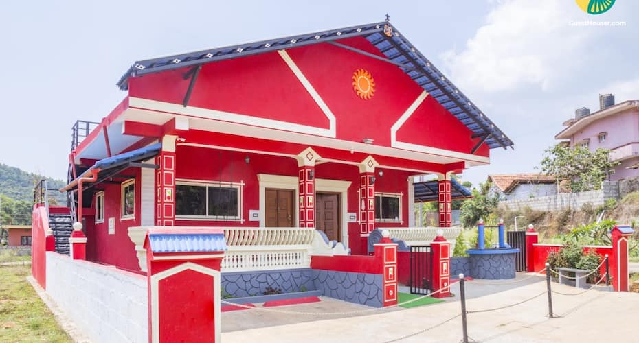 Cheerful homestay for four, 2.5 km from Raja's Seat, Madikeri 3