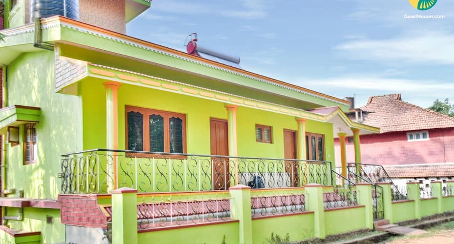Four rooms for twelve, perfect for budget travellers, Madikeri 2