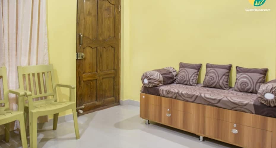 Four rooms for twelve, perfect for budget travellers, Madikeri 4