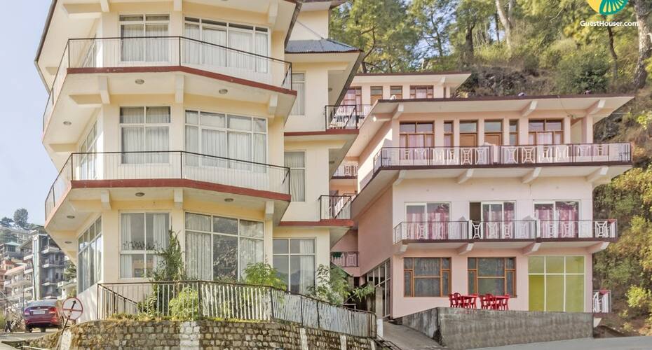 Well-furnished room for a weekend getaway, Dharamshala 1