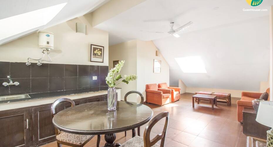 Restful abode for a much-needed vacation, close to Tsug La Khang, Dharamshala 3