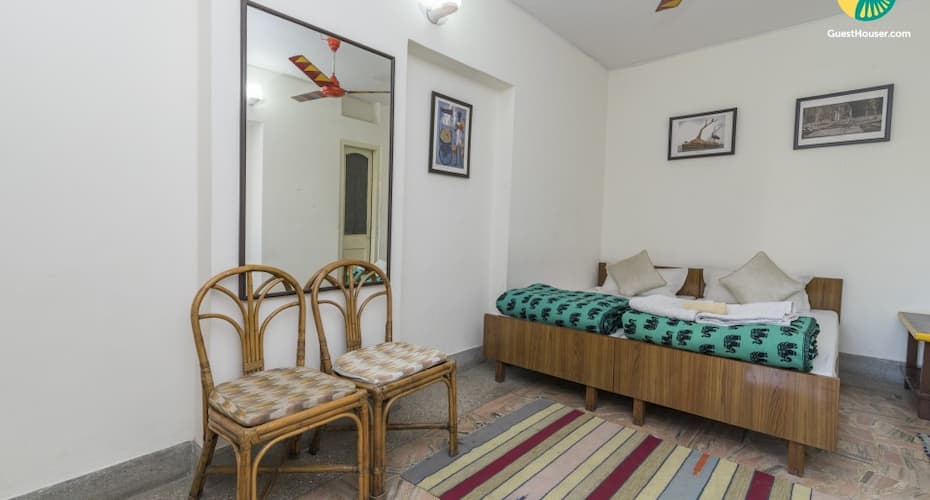 Cheery accommodation for 3, near Railway Station, Jaipur 3