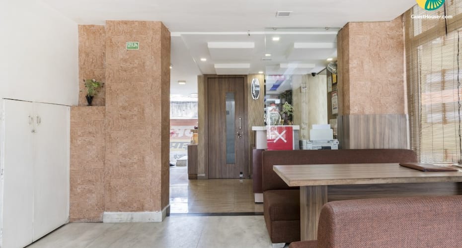 Well-furnished stay for three, close to Hawa Mahal, Jaipur 3