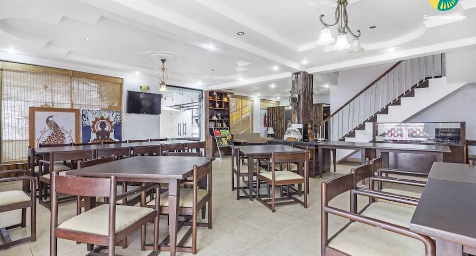 Hill-view room for 3, close to Bhagsu Waterfall, Dharamshala 2