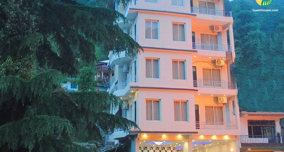 Comfy stay for three, close to Dalai Lama Temple, Dharamshala 2