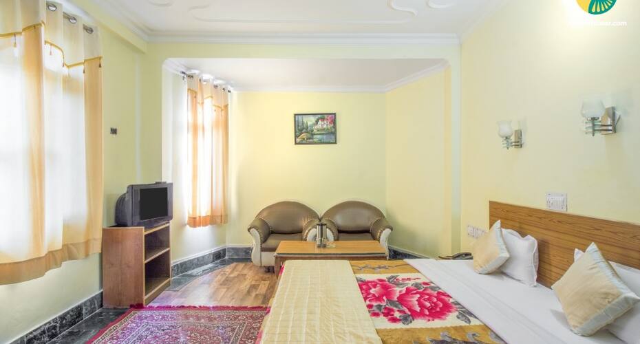 Tastefully done room for 3, 110 m from Tibetan Museum, Dharamshala 3