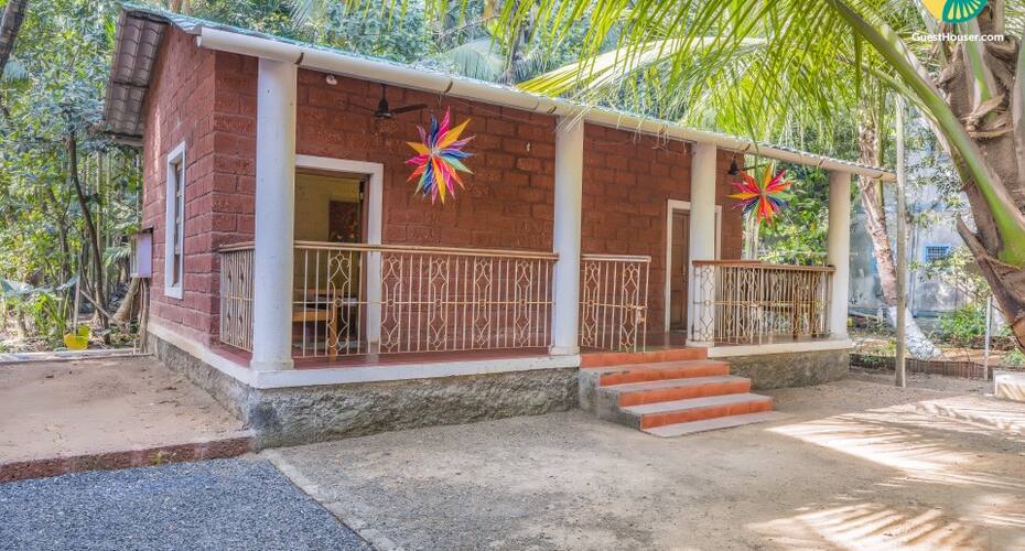 Rustic homestay for a backpacker, close to Raiwadi Beach, Alibaug 2