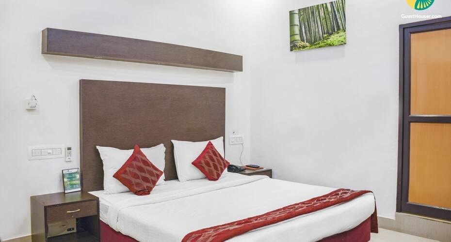 Cheerful stay with a pool and a spa, Coorg 3