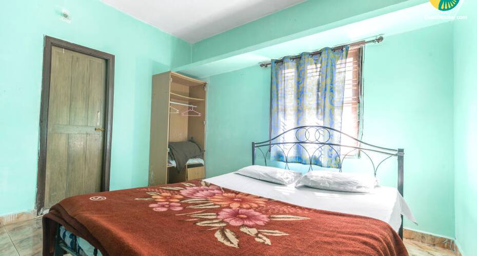 Comfy single room accommodation for trekkers, Madikeri 2