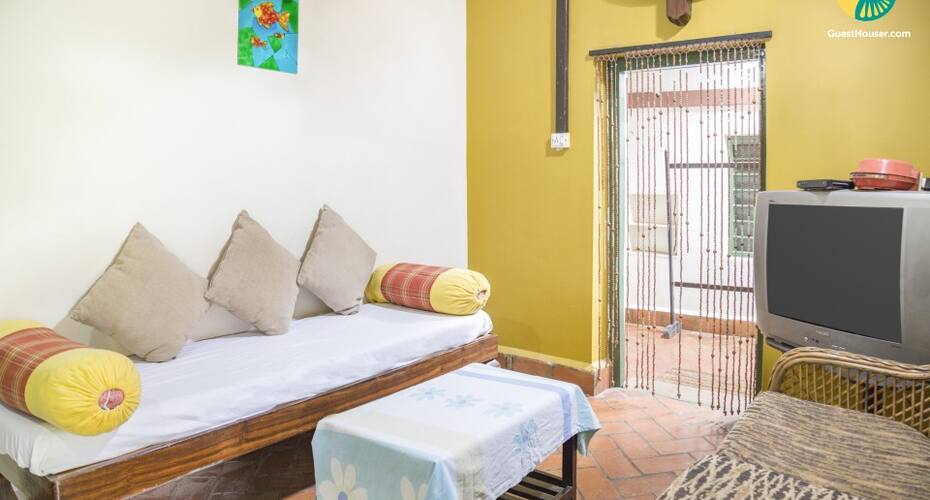 2-BR stunning cottage with a pool, Coorg 4