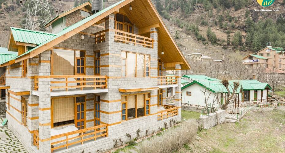 Well-appointed room in a stone cottage for nature lovers, Manali 1