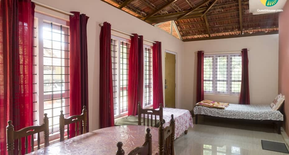 Homely 2-BR accommodation near Madikeri Fort, Madikeri 3