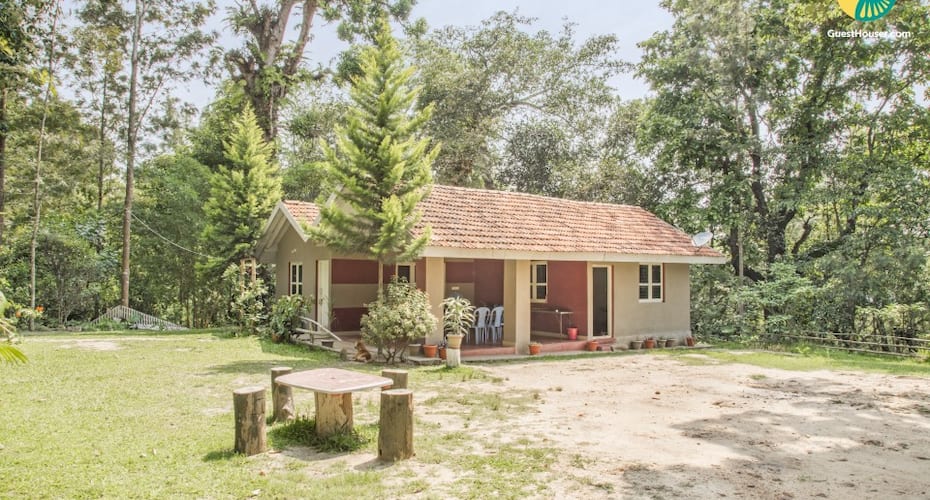 Secluded retreat draped in lush foliage, ideal for a group, Chikmaglur 1