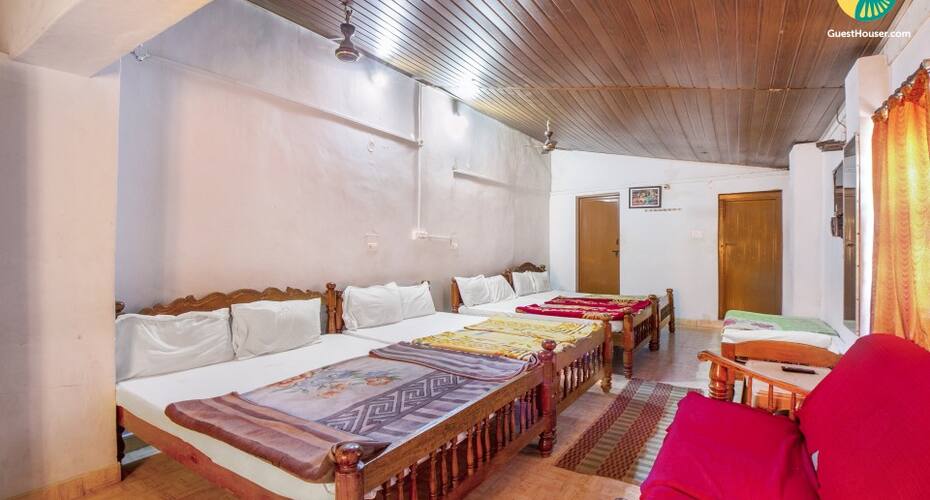 5-bedded restful abode, 2 km from Raja Seat Mantapa, Madikeri 2