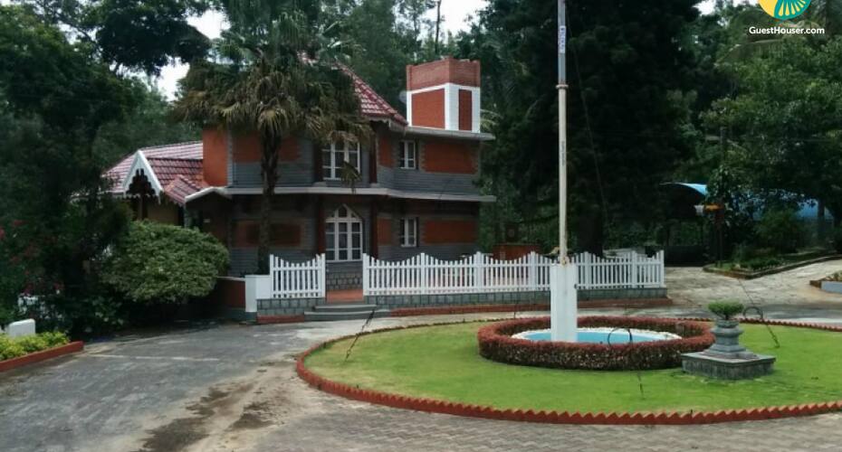 Private room in a British bungalow, Chikmaglur 2