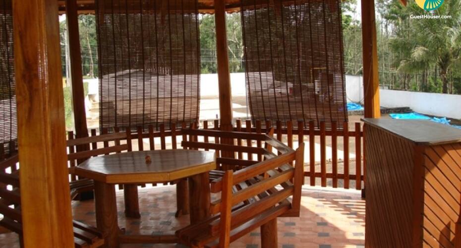Private room in a British bungalow, Chikmaglur 3