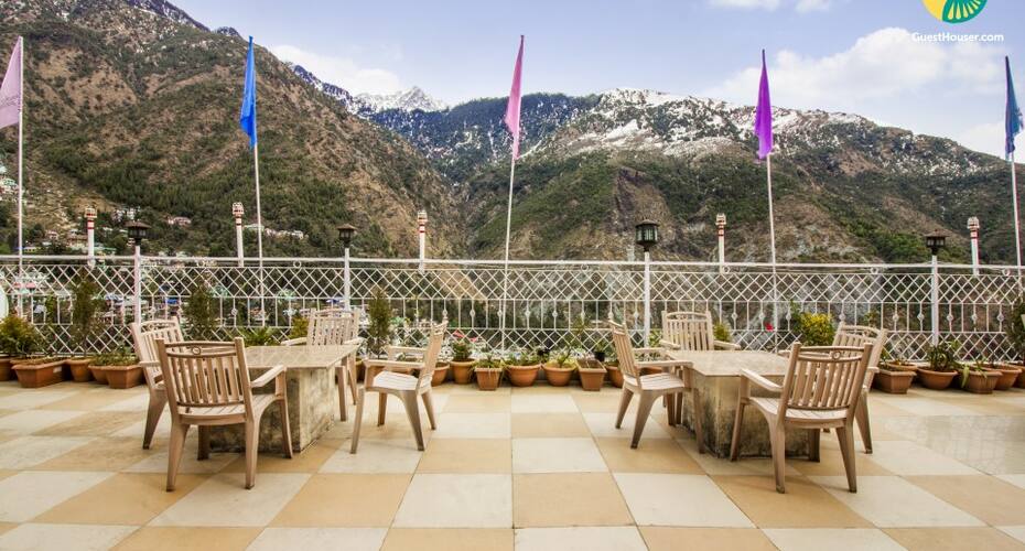 Idyllic abode for three, 300 m from Bhagsu Waterfall, Dharamshala 2