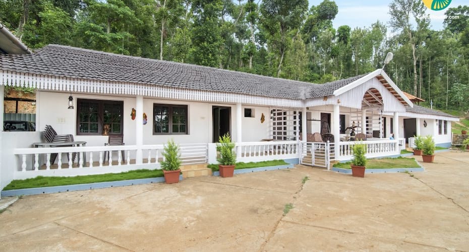 Room for two in a colonial homestay, ideal for couples, Chikmaglur 1