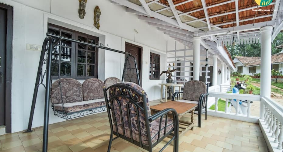 Room for two in a colonial homestay, ideal for couples, Chikmaglur 2