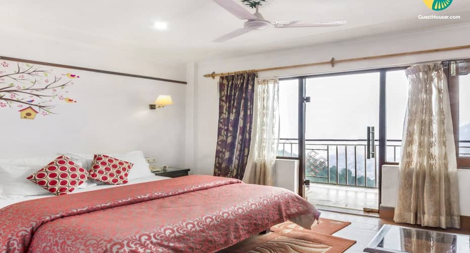 Boutique room with a panoramic view for a romantic retreat, Dharamshala 5